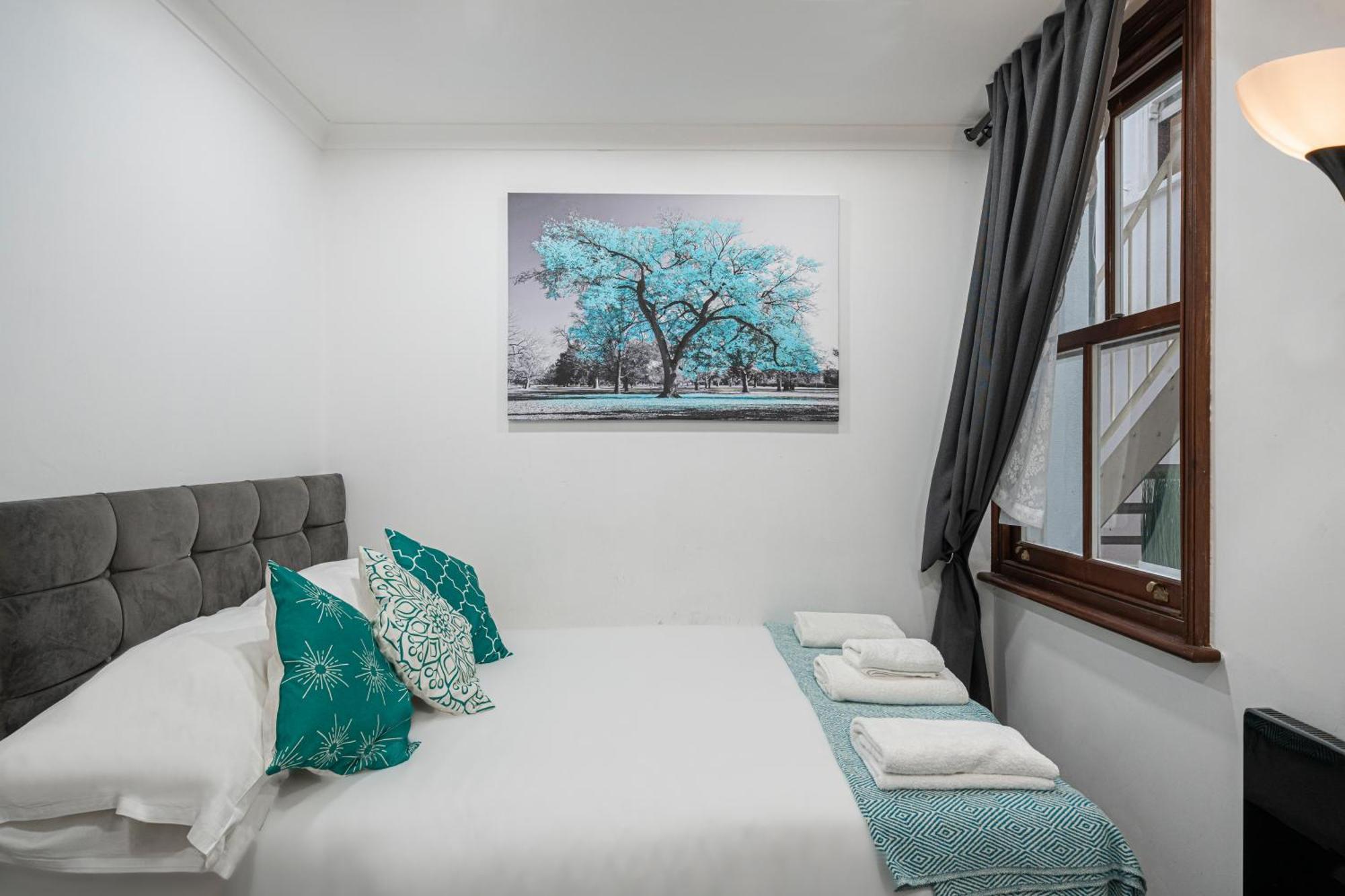 לונדון Comfy Small Basement Studio In Kensington Olympia מראה חיצוני תמונה