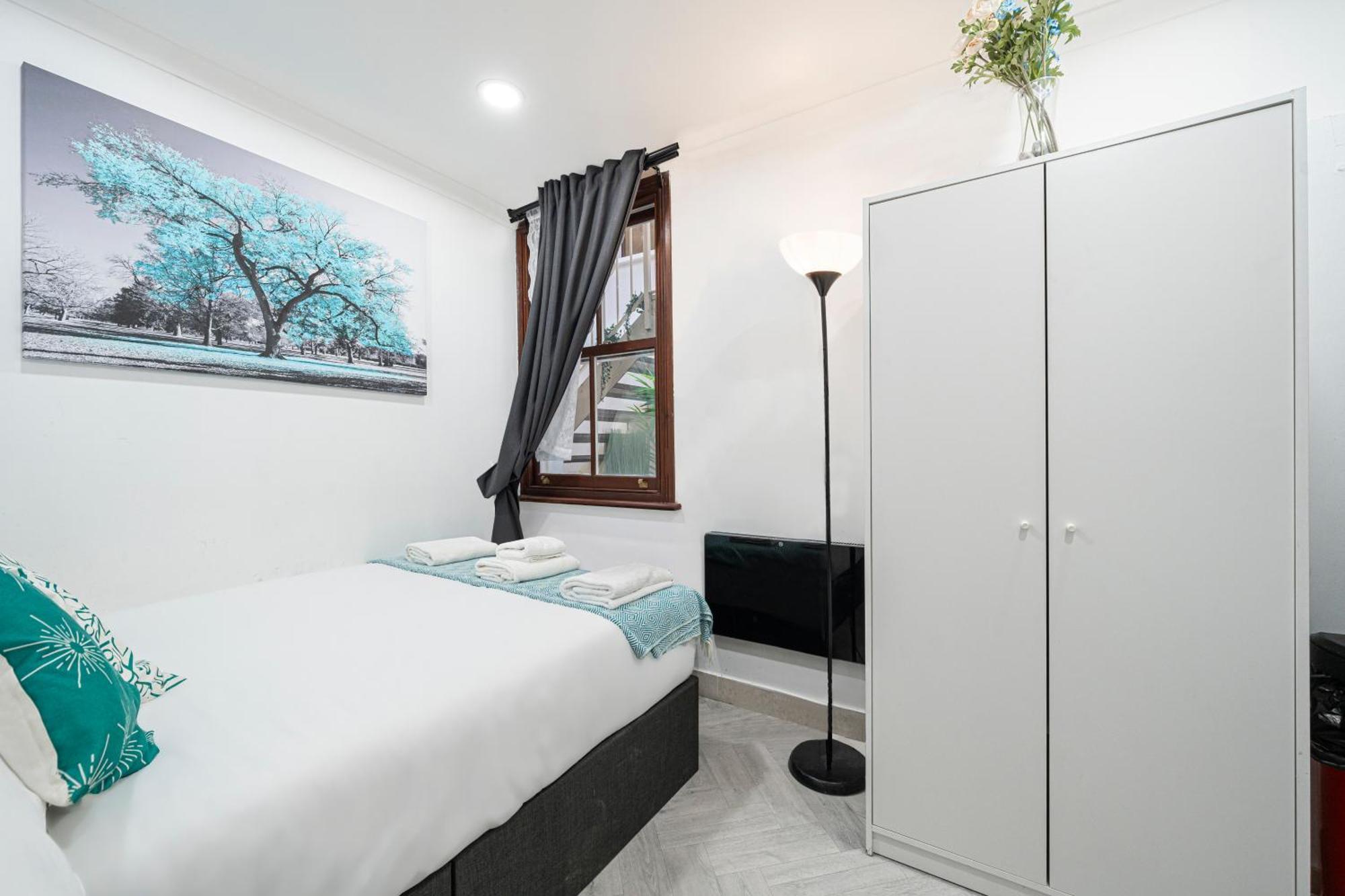 לונדון Comfy Small Basement Studio In Kensington Olympia מראה חיצוני תמונה